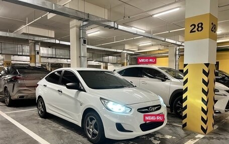 Hyundai Solaris II рестайлинг, 2011 год, 930 000 рублей, 17 фотография