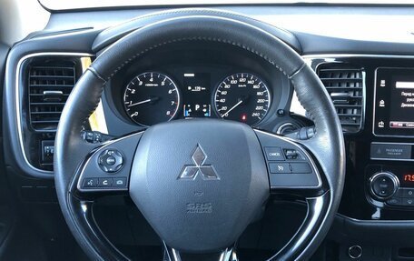 Mitsubishi Outlander III рестайлинг 3, 2019 год, 2 470 000 рублей, 11 фотография