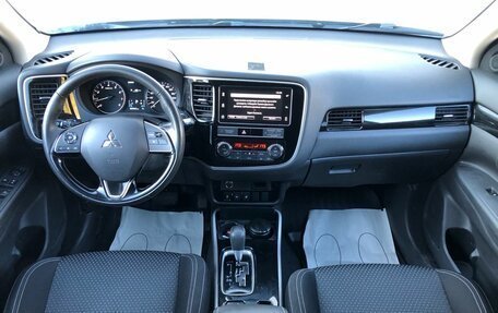 Mitsubishi Outlander III рестайлинг 3, 2019 год, 2 470 000 рублей, 10 фотография