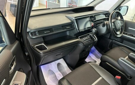 Honda Stepwgn IV, 2015 год, 2 089 000 рублей, 12 фотография