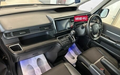 Honda Stepwgn IV, 2015 год, 2 089 000 рублей, 13 фотография