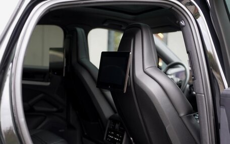 Porsche Cayenne III, 2024 год, 16 900 000 рублей, 10 фотография