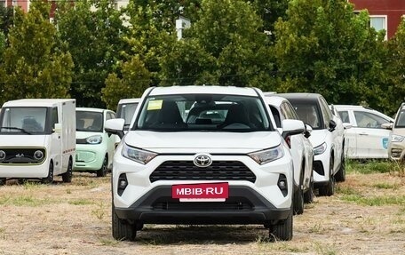 Toyota RAV4, 2025 год, 2 112 000 рублей, 4 фотография