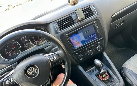 Volkswagen Jetta VI, 2016 год, 1 350 000 рублей, 7 фотография