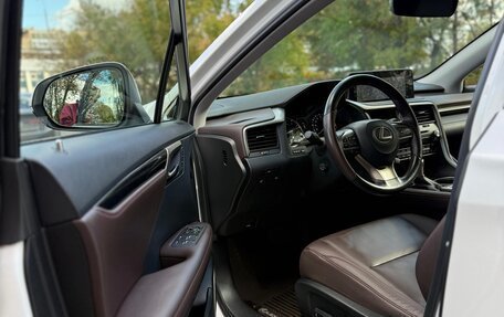 Lexus RX IV рестайлинг, 2021 год, 5 800 000 рублей, 4 фотография