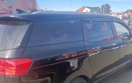 KIA Carnival III, 2019 год, 3 000 000 рублей, 2 фотография