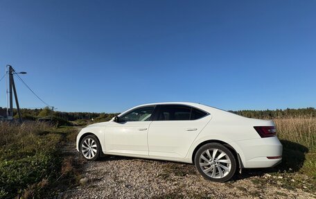 Skoda Superb III рестайлинг, 2018 год, 1 650 000 рублей, 3 фотография