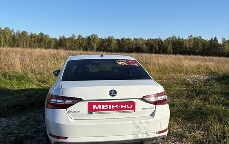 Skoda Superb III рестайлинг, 2018 год, 1 650 000 рублей, 2 фотография