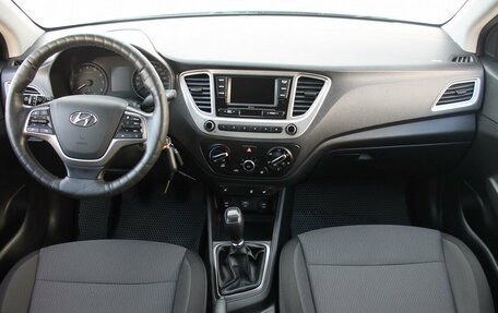 Hyundai Solaris II рестайлинг, 2019 год, 1 299 000 рублей, 8 фотография