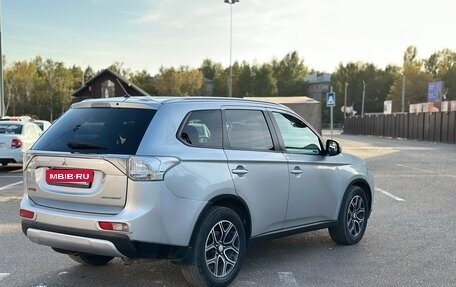 Mitsubishi Outlander III рестайлинг 3, 2014 год, 1 280 000 рублей, 4 фотография