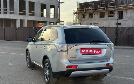 Mitsubishi Outlander III рестайлинг 3, 2014 год, 1 280 000 рублей, 3 фотография