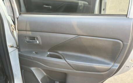 Mitsubishi Outlander III рестайлинг 3, 2014 год, 1 280 000 рублей, 12 фотография