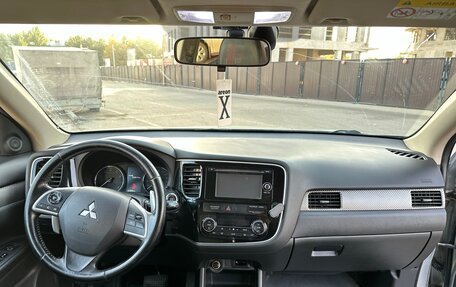 Mitsubishi Outlander III рестайлинг 3, 2014 год, 1 280 000 рублей, 16 фотография