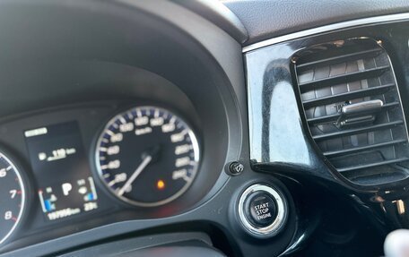 Mitsubishi Outlander III рестайлинг 3, 2014 год, 1 280 000 рублей, 29 фотография