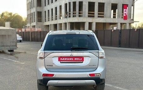 Mitsubishi Outlander III рестайлинг 3, 2014 год, 1 280 000 рублей, 23 фотография