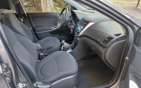 Hyundai Solaris II рестайлинг, 2011 год, 665 000 рублей, 7 фотография
