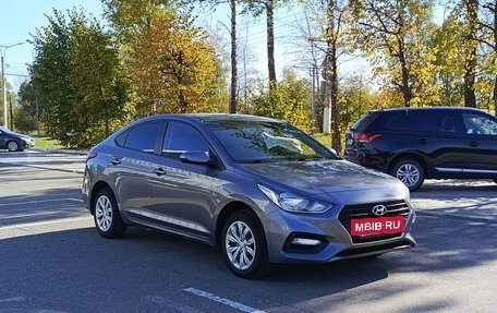 Hyundai Solaris II рестайлинг, 2018 год, 1 100 000 рублей, 7 фотография