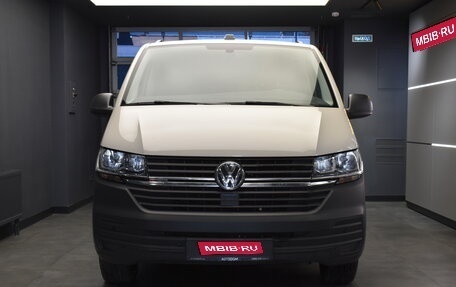 Volkswagen Caravelle T6 рестайлинг, 2021 год, 4 850 000 рублей, 1 фотография