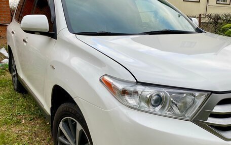 Toyota Highlander III, 2012 год, 2 000 000 рублей, 2 фотография