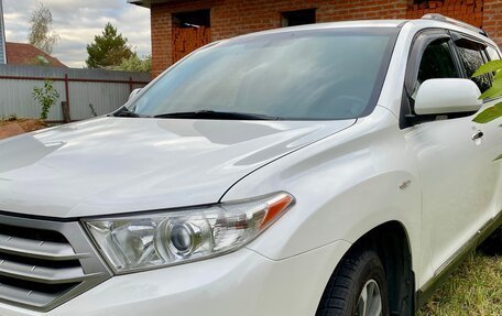 Toyota Highlander III, 2012 год, 2 000 000 рублей, 3 фотография