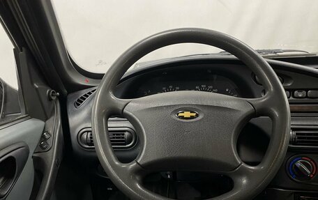 Chevrolet Niva I рестайлинг, 2004 год, 279 000 рублей, 17 фотография