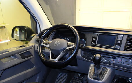 Volkswagen Caravelle T6 рестайлинг, 2021 год, 4 850 000 рублей, 13 фотография