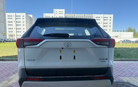 Toyota RAV4, 2025 год, 3 900 000 рублей, 3 фотография