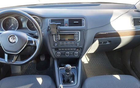 Volkswagen Jetta VI, 2015 год, 1 200 000 рублей, 10 фотография