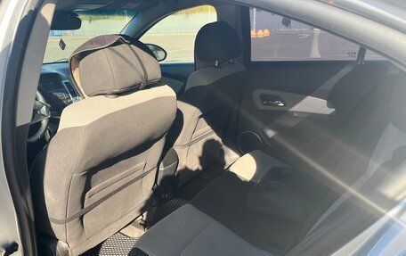 Chevrolet Cruze II, 2011 год, 725 000 рублей, 10 фотография
