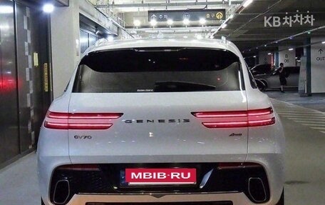 Genesis GV70, 2021 год, 4 380 000 рублей, 5 фотография