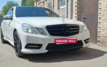 Mercedes-Benz E-Класс, 2011 год, 1 600 000 рублей, 3 фотография
