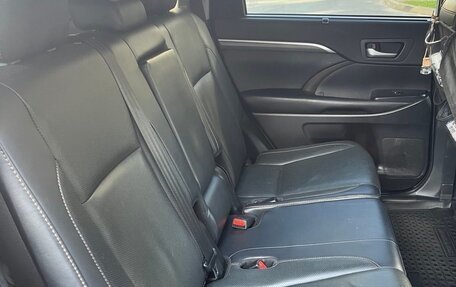 Toyota Highlander III, 2019 год, 3 500 000 рублей, 7 фотография