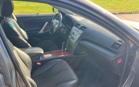 Toyota Camry, 2011 год, 948 000 рублей, 10 фотография