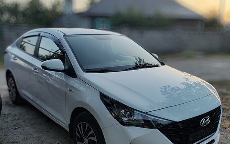 Hyundai Solaris II рестайлинг, 2021 год, 1 650 000 рублей, 5 фотография