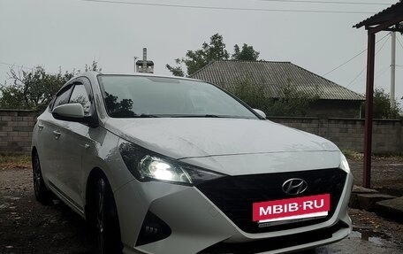 Hyundai Solaris II рестайлинг, 2021 год, 1 650 000 рублей, 6 фотография