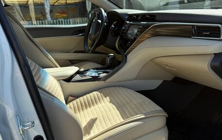 Toyota Camry, 2019 год, 2 700 000 рублей, 7 фотография