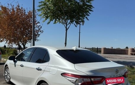 Toyota Camry, 2019 год, 2 700 000 рублей, 3 фотография
