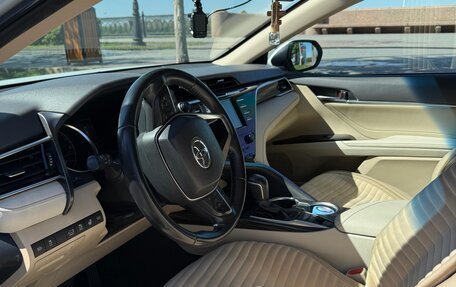 Toyota Camry, 2019 год, 2 700 000 рублей, 8 фотография