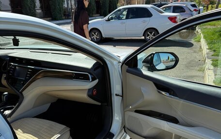 Toyota Camry, 2019 год, 2 700 000 рублей, 9 фотография