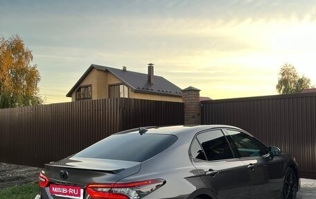 Toyota Camry, 2020 год, 2 450 000 рублей, 10 фотография