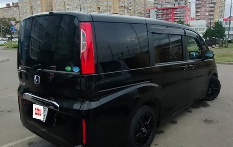 Honda Stepwgn IV, 2017 год, 2 250 000 рублей, 2 фотография