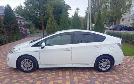 Toyota Prius, 2013 год, 1 550 000 рублей, 2 фотография