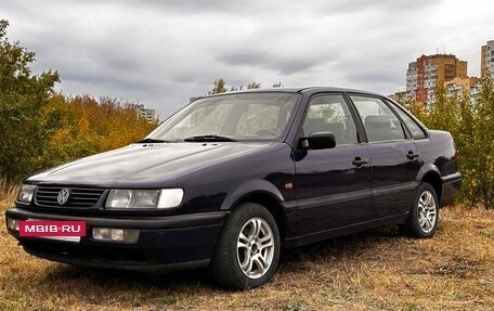 Volkswagen Passat B4, 1995 год, 190 000 рублей, 3 фотография