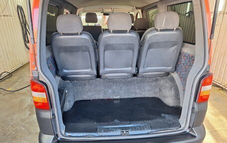 Volkswagen Transporter T5 рестайлинг, 2004 год, 1 550 000 рублей, 2 фотография