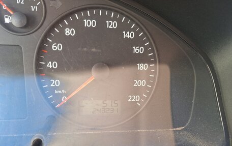 Volkswagen Transporter T5 рестайлинг, 2004 год, 1 550 000 рублей, 3 фотография