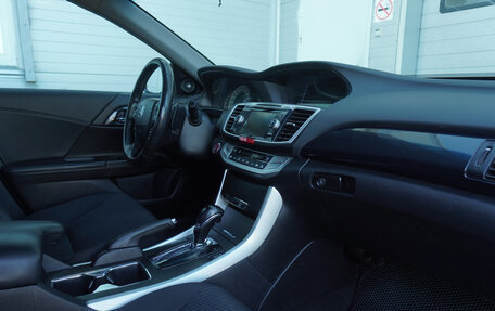 Honda Accord IX рестайлинг, 2013 год, 1 385 000 рублей, 18 фотография