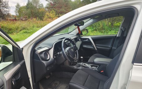 Toyota RAV4, 2016 год, 2 070 000 рублей, 5 фотография