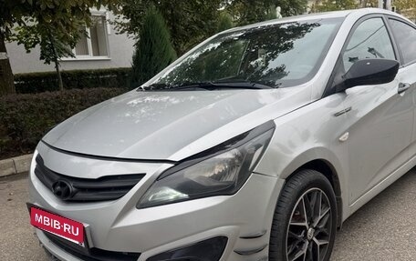 Hyundai Solaris II рестайлинг, 2014 год, 650 000 рублей, 2 фотография