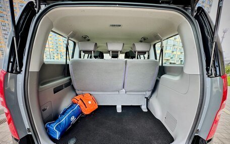 Hyundai H-1 II рестайлинг, 2017 год, 3 090 000 рублей, 11 фотография