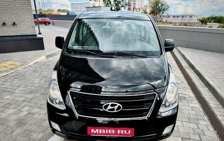 Hyundai H-1 II рестайлинг, 2017 год, 3 090 000 рублей, 6 фотография